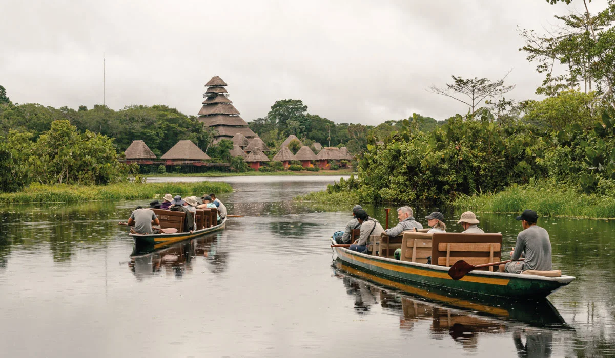 Paddle canoe excursions on Añangucocha Lagoon at Napo Wildlife Center